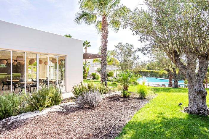 Image No.118-2 Bed Townhouse for sale