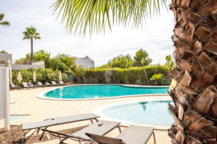 Image No.121-2 Bed Townhouse for sale