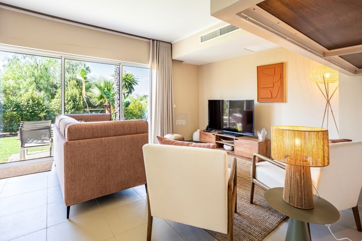 Image No.36-2 Bed Townhouse for sale