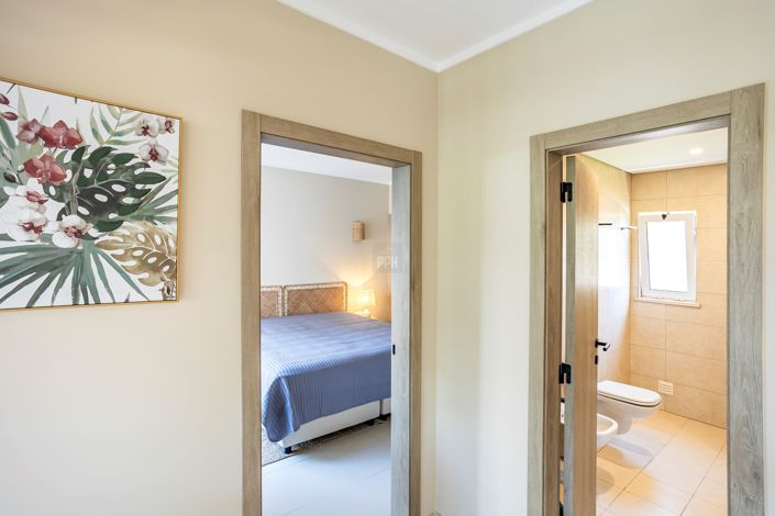 Image No.52-2 Bed Townhouse for sale