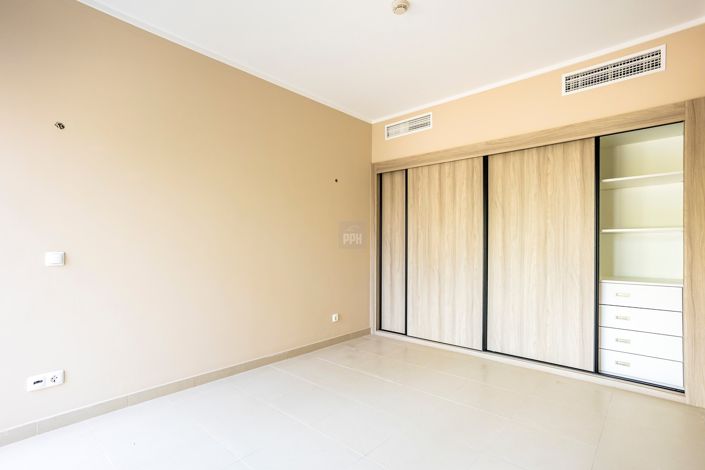 Image No.57-2 Bed Townhouse for sale