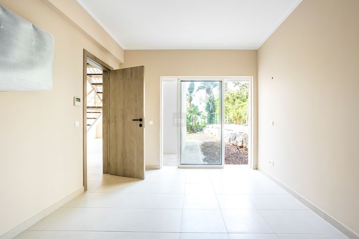 Image No.58-2 Bed Townhouse for sale