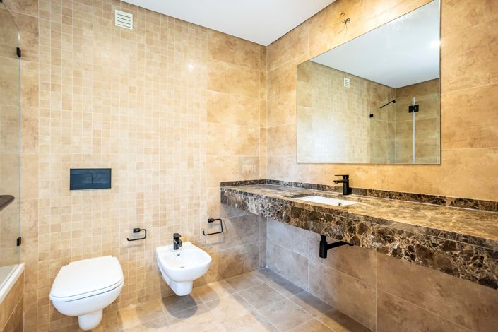 Image No.74-2 Bed Townhouse for sale