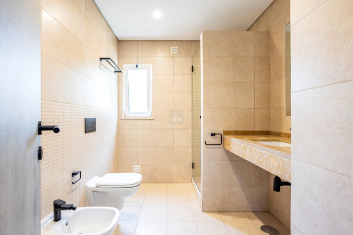 Image No.76-2 Bed Townhouse for sale