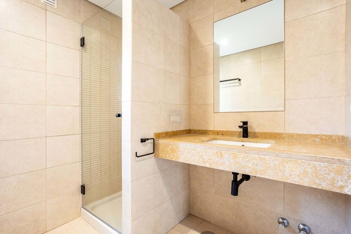 Image No.77-2 Bed Townhouse for sale