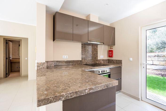 Image No.83-2 Bed Townhouse for sale