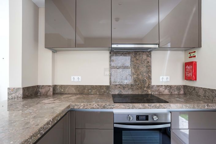 Image No.85-2 Bed Townhouse for sale