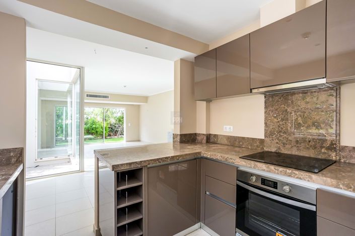 Image No.88-2 Bed Townhouse for sale