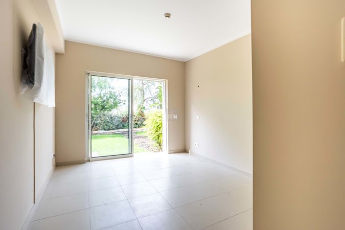 Image No.92-2 Bed Townhouse for sale