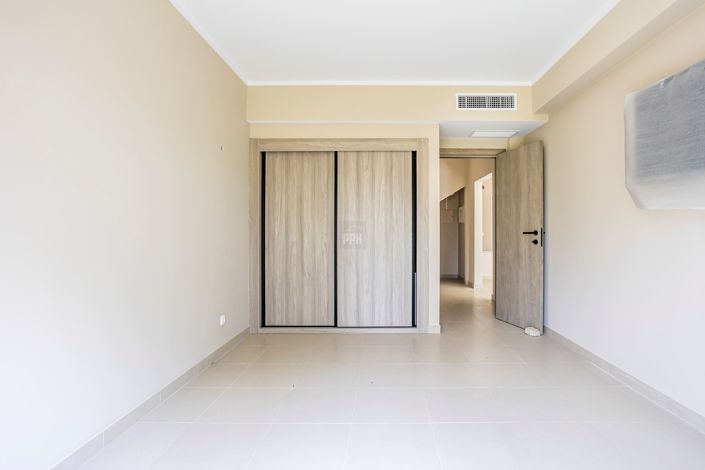 Image No.93-2 Bed Townhouse for sale