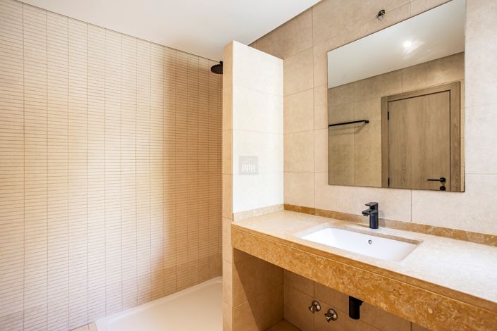 Image No.96-2 Bed Townhouse for sale