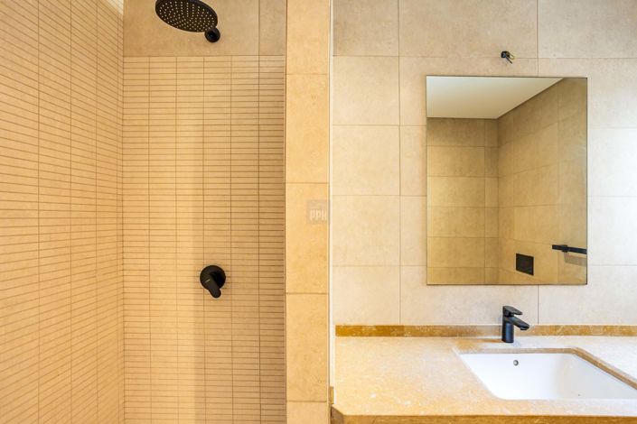 Image No.97-2 Bed Townhouse for sale