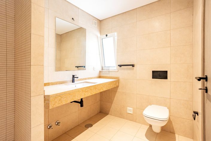 Image No.98-2 Bed Townhouse for sale