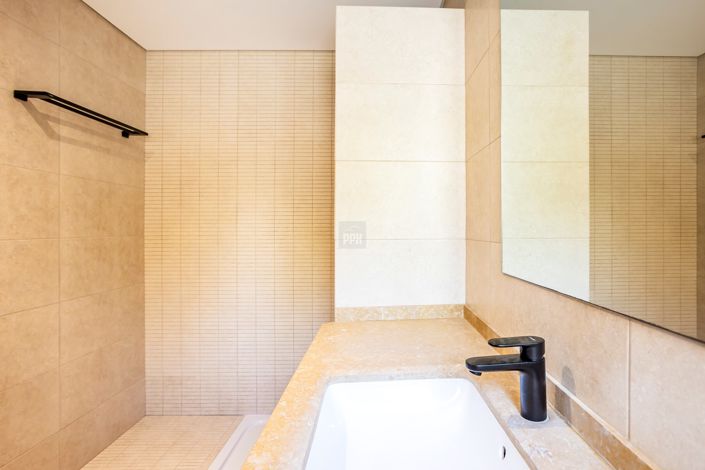 Image No.99-2 Bed Townhouse for sale