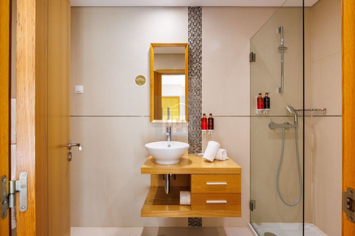 Image No.12-3 Bed Property for sale