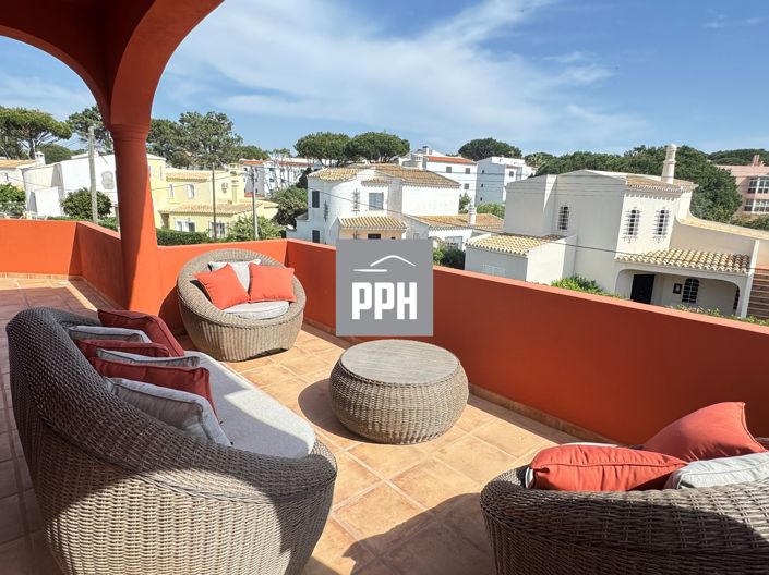 Image No.4-4 Bed Villa for sale