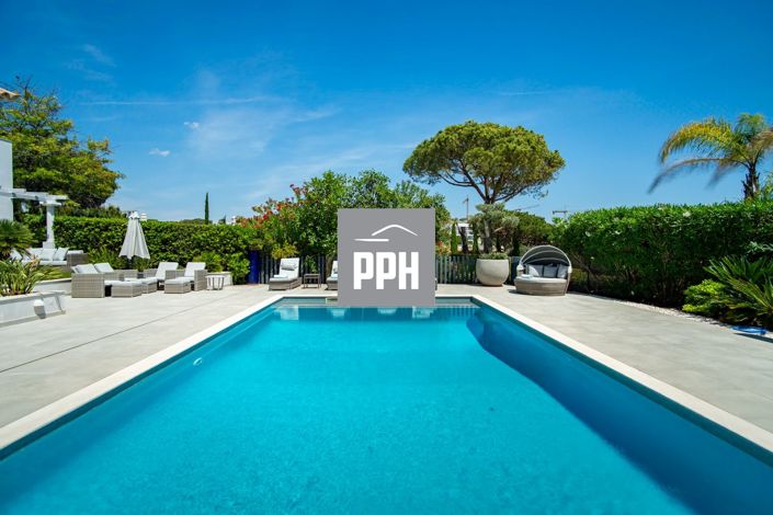 Image No.8-5 Bed Villa for sale