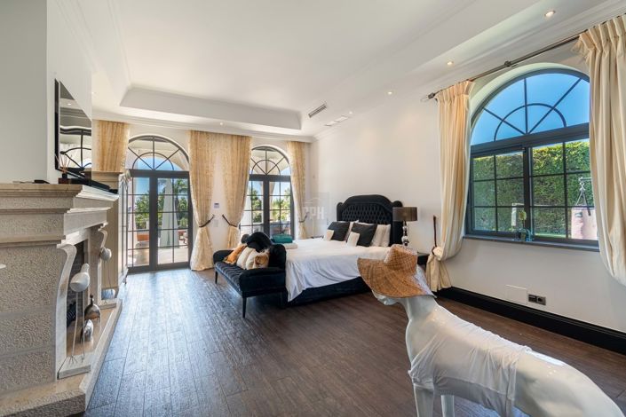 Image No.26-6 Bed Villa for sale