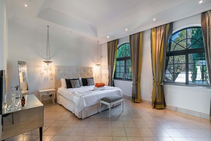 Image No.28-6 Bed Villa for sale