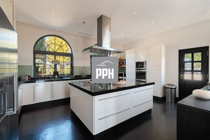 Image No.3-6 Bed Villa for sale
