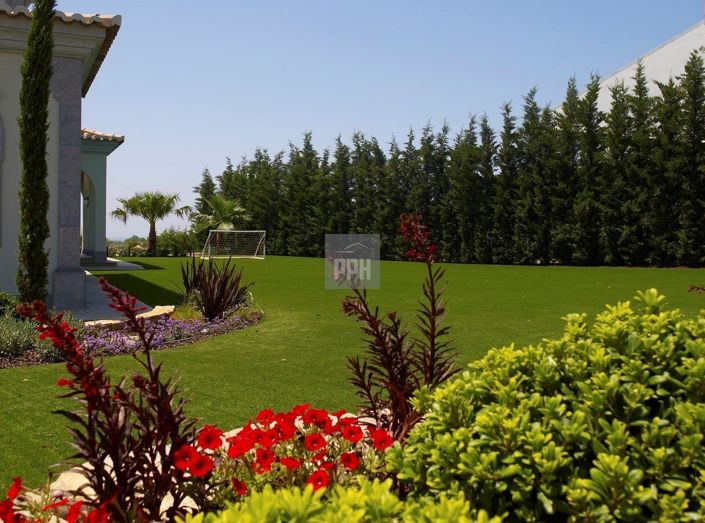 Image No.8-6 Bed Villa for sale