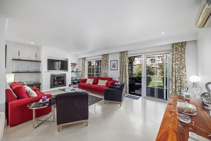 Image No.13-4 Bed Townhouse for sale