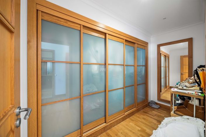 Image No.25-4 Bed Townhouse for sale