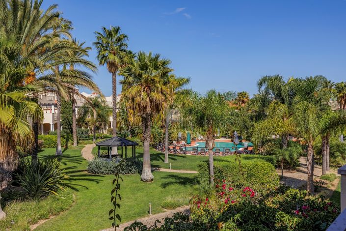 Image No.42-4 Bed Townhouse for sale