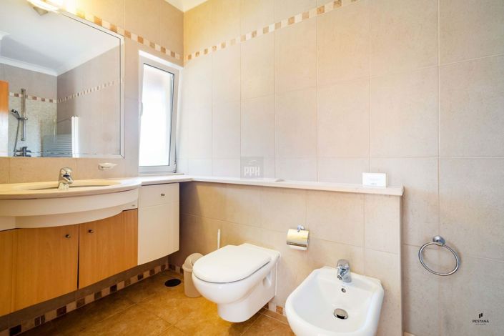 Image No.8-4 Bed Villa for sale