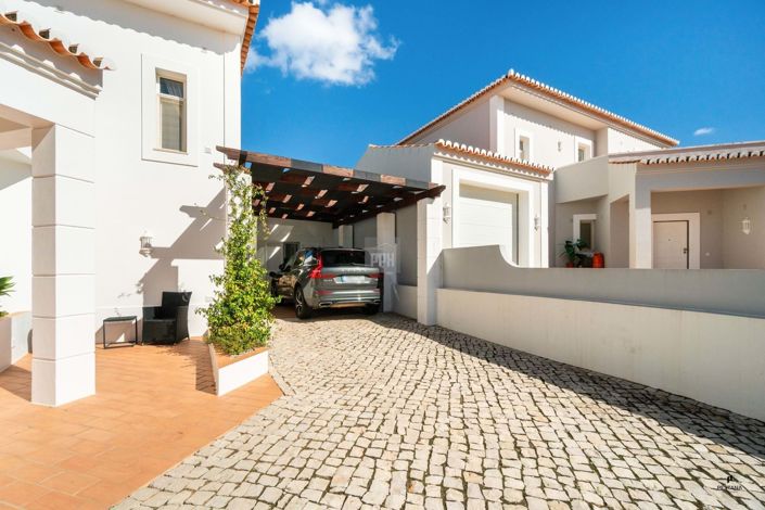 Image No.8-3 Bed Villa for sale