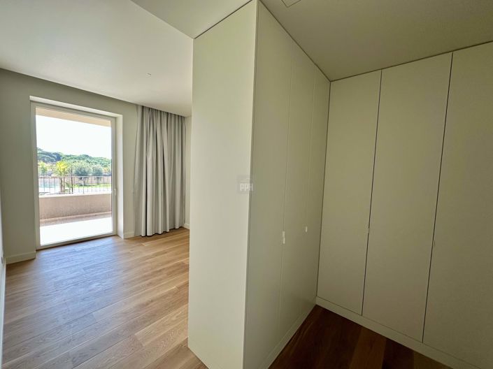 Image No.20-2 Bed Apartment for sale