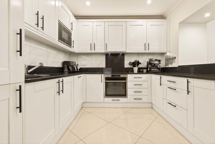 Image No.12-4 Bed Townhouse for sale