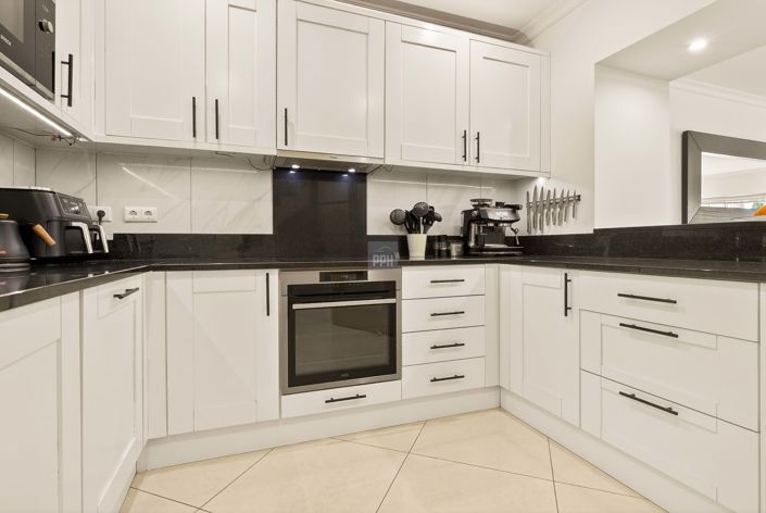 Image No.14-4 Bed Townhouse for sale