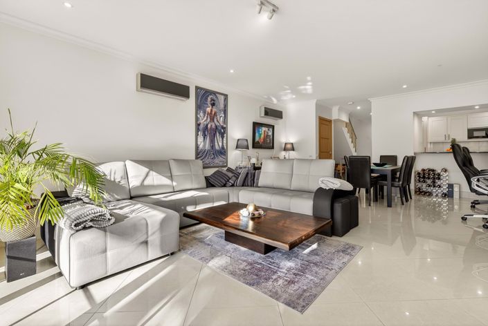 Image No.19-4 Bed Townhouse for sale