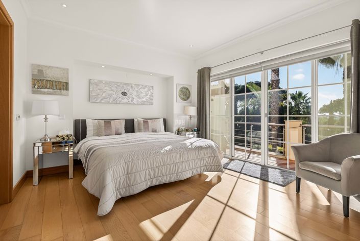 Image No.22-4 Bed Townhouse for sale