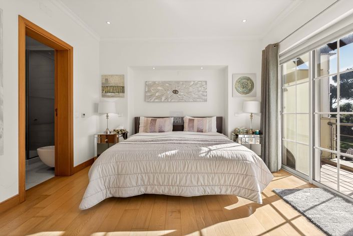 Image No.23-4 Bed Townhouse for sale