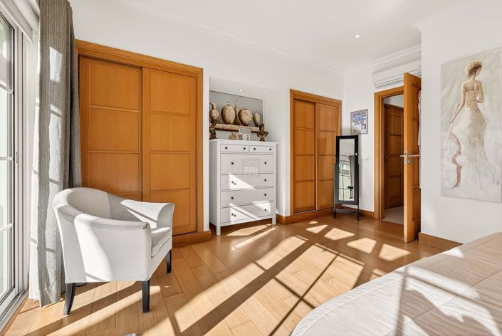 Image No.24-4 Bed Townhouse for sale