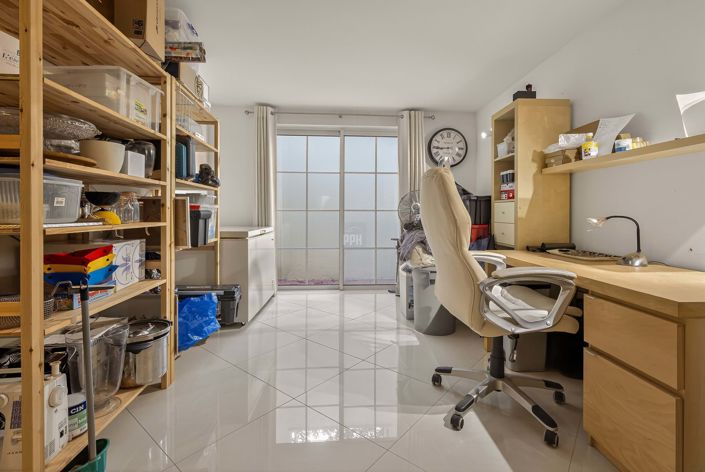 Image No.34-4 Bed Townhouse for sale