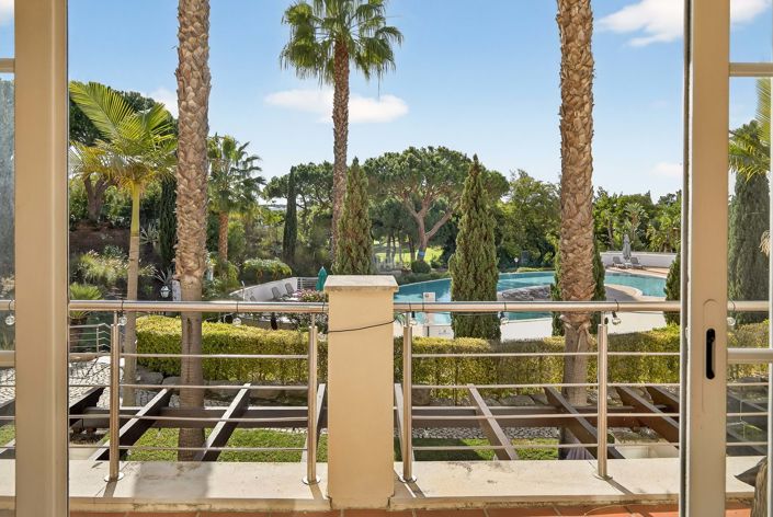 Image No.45-4 Bed Townhouse for sale