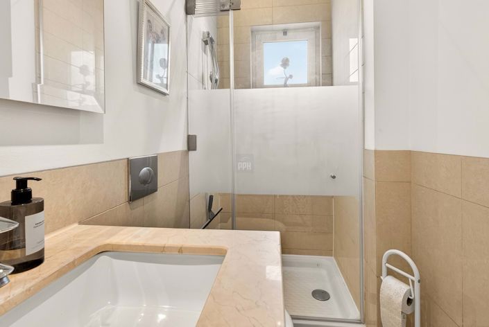 Image No.8-4 Bed Townhouse for sale