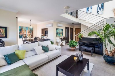 2344-366049-f99b9e343b07b1ea73851c331dc41644a