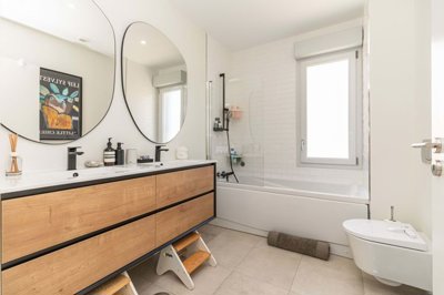 2344-370028-f99b9e343b07b1ea73851c331dc41644a