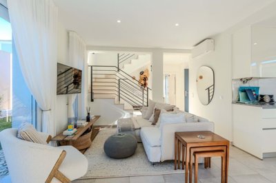 2344-370028-f99b9e343b07b1ea73851c331dc41644a