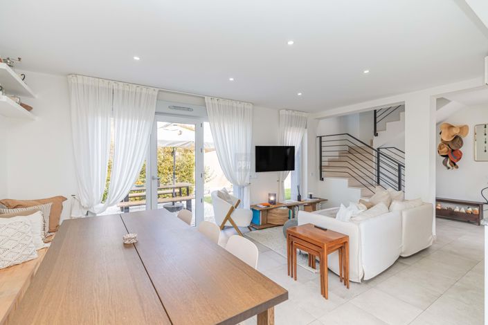 Image No.17-3 Bed Townhouse for sale