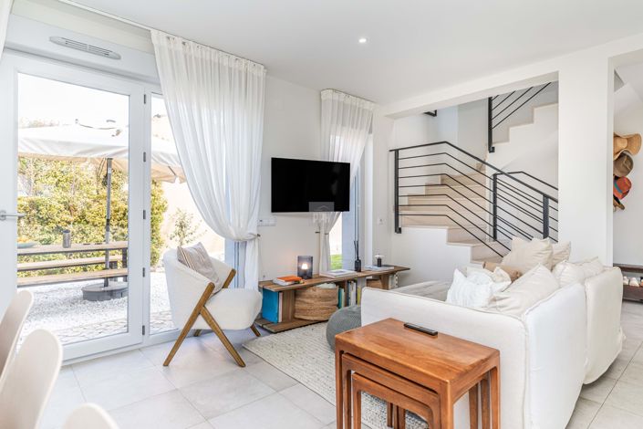 Image No.18-3 Bed Townhouse for sale