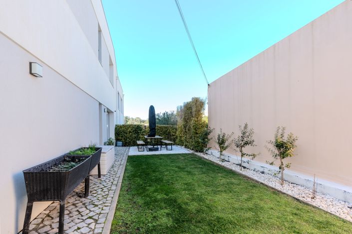 Image No.23-3 Bed Townhouse for sale