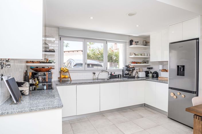 Image No.25-3 Bed Townhouse for sale