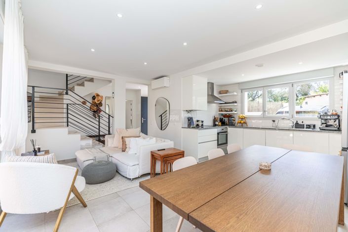 Image No.28-3 Bed Townhouse for sale