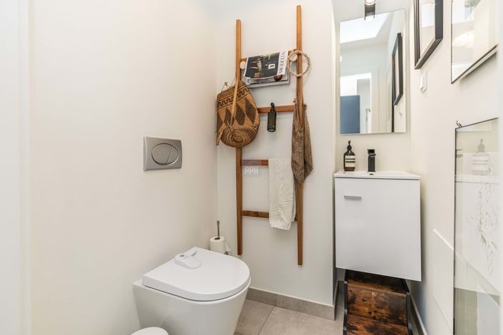 Image No.30-3 Bed Townhouse for sale