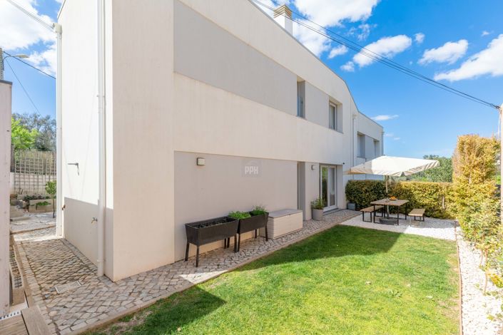 Image No.38-3 Bed Townhouse for sale